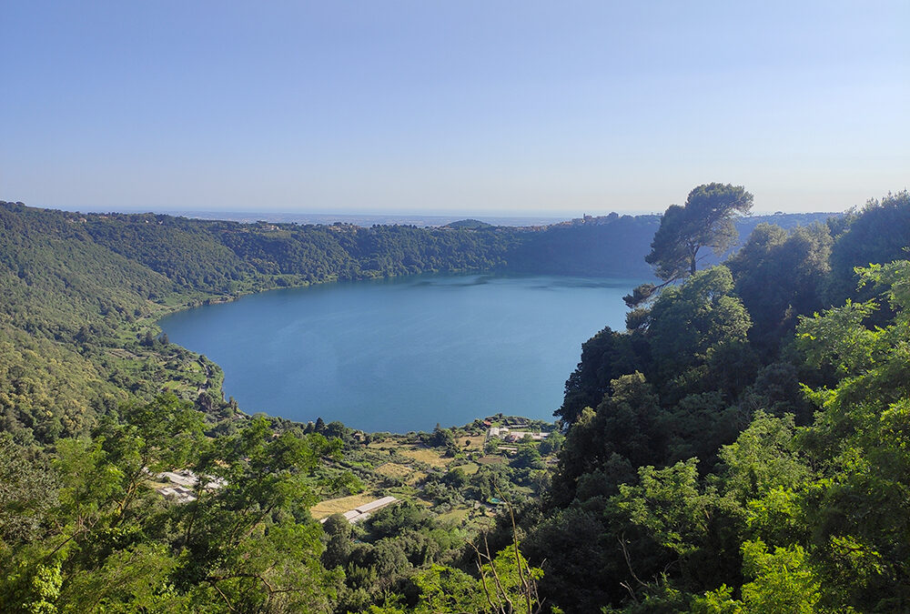 Sulle tracce del Ramo D’Oro. Visita al borgo di Nemi